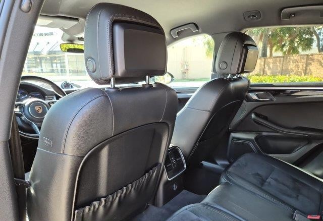 
								2020 Porsche Macan Base|55,561 Miles|AWD full									