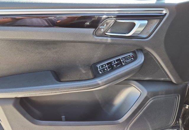 
								2020 Porsche Macan Base|55,561 Miles|AWD full									