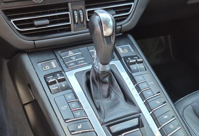 
								2020 Porsche Macan Base|55,561 Miles|AWD full									