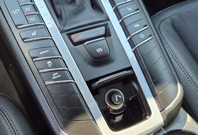 
								2020 Porsche Macan Base|55,561 Miles|AWD full									